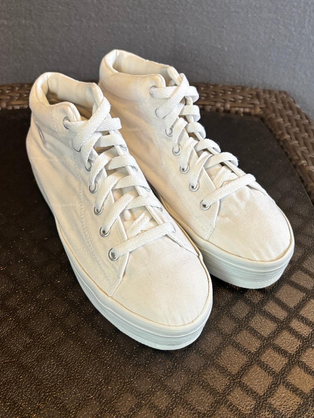Skechers Canvas Mid-Top Lace Up Platform Sneakers Size 10
